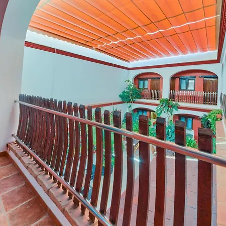Hotel Pozo Rey *