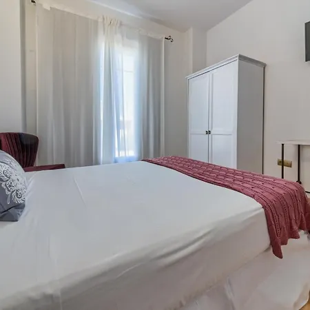 Hotel Pozo Rey *