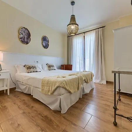 Pozo Rey Hotel *