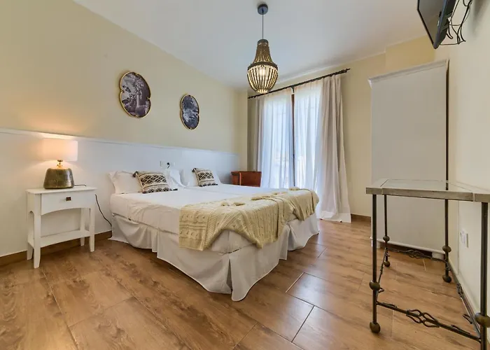 Pozo Rey Hotel *